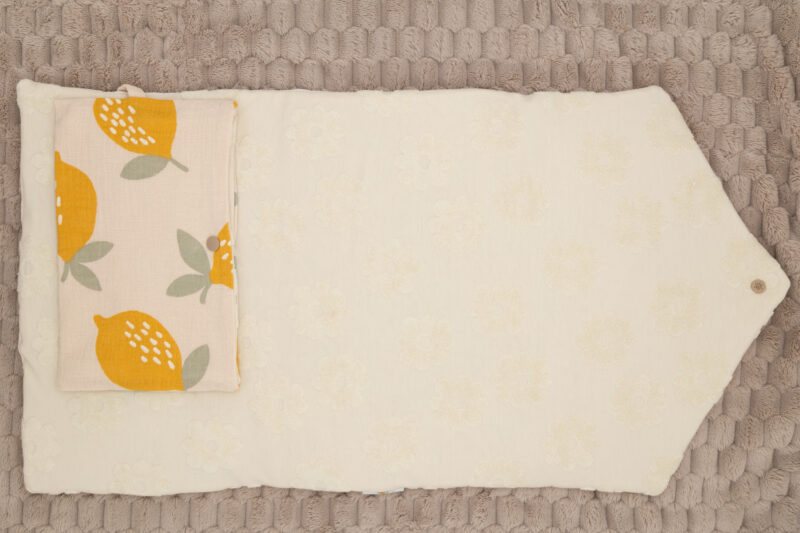 Collection "Un été fruité". Tapis à langer – Image 2