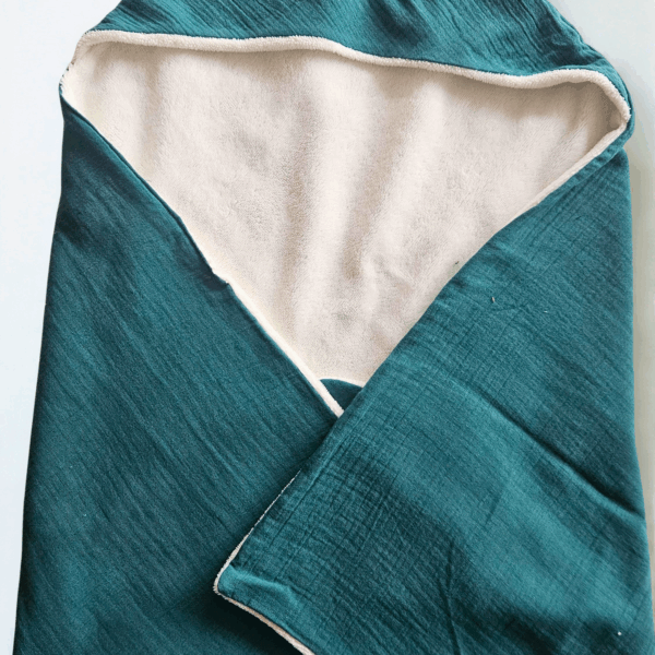 Cape de bain brodée